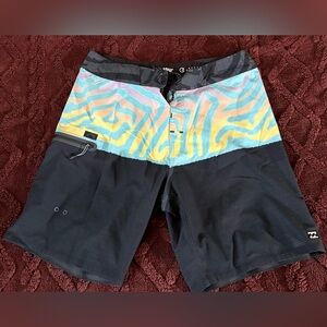 Billabong Men's Swim Shorts Size 32